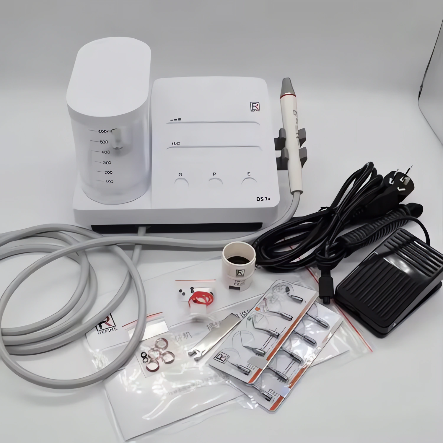 Refine DS7+ Détartreur à ultrasons Piezo avec Réserve d'eau Compatible avec EMS